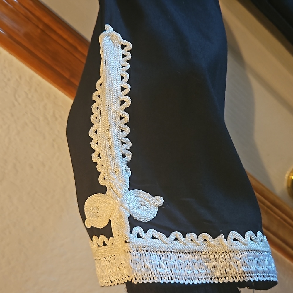 Vintage black with white embroidery Moroccan dress size: small - Picture 4 of 8